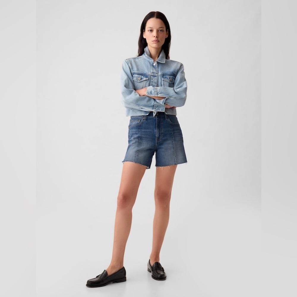 Gap 4” high rise girlfriend denim shorts